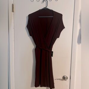 Maroon knit cross dress Express sz large nwt